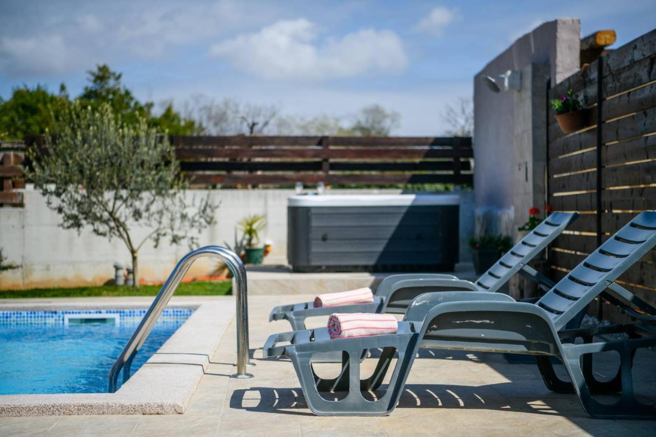 Bobo Family House With Pool Villa Vodnjan Buitenkant foto